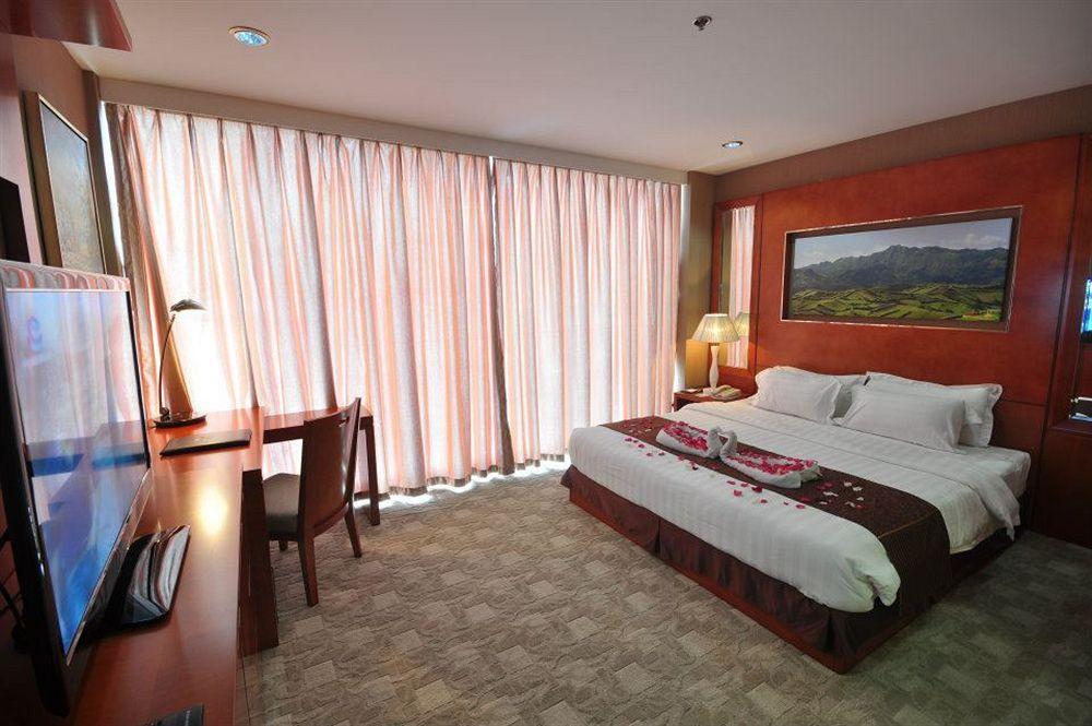Sunlight Hotel Puerto Princesa Екстер'єр фото