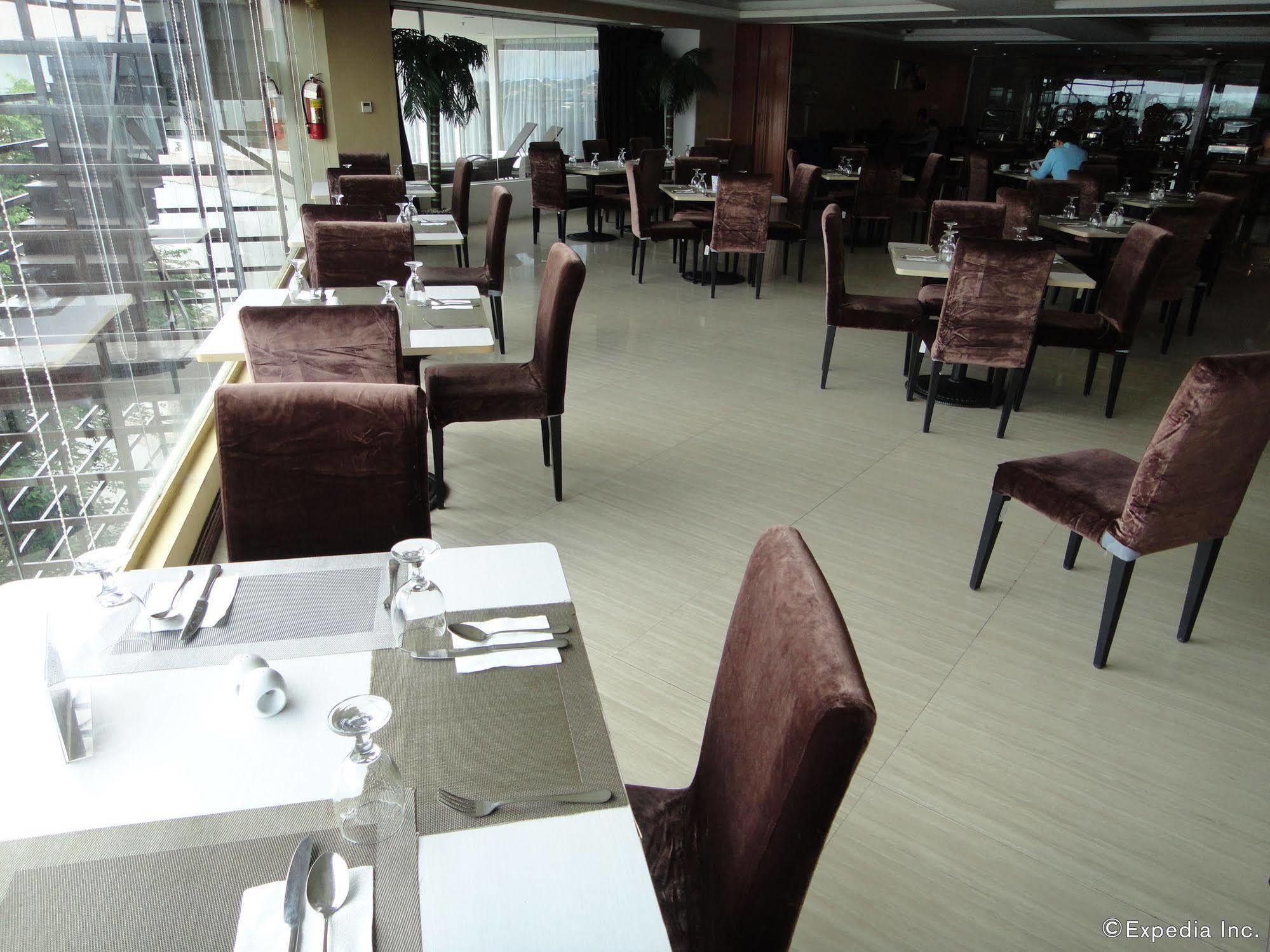 Sunlight Hotel Puerto Princesa Екстер'єр фото