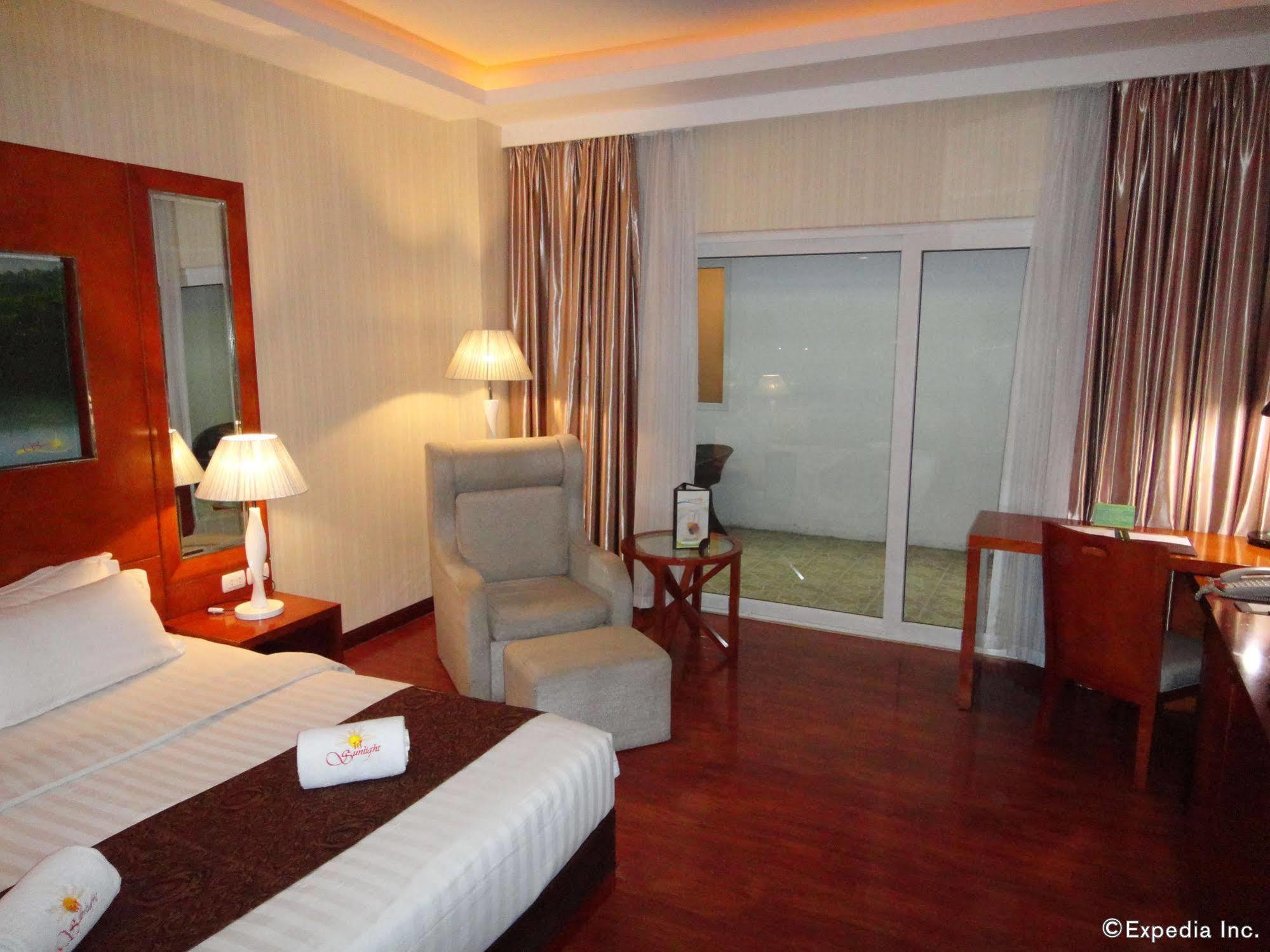 Sunlight Hotel Puerto Princesa Екстер'єр фото