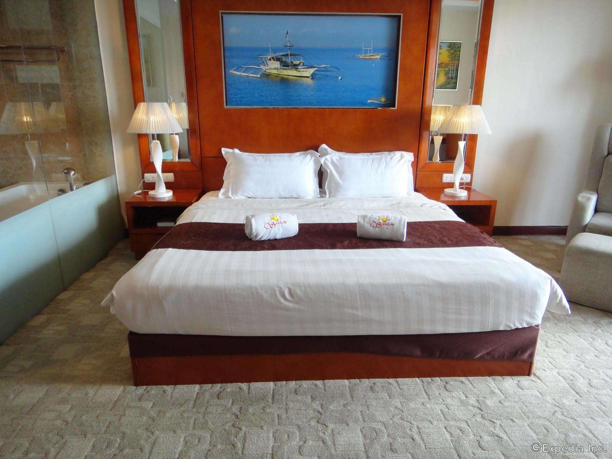 Sunlight Hotel Puerto Princesa Екстер'єр фото