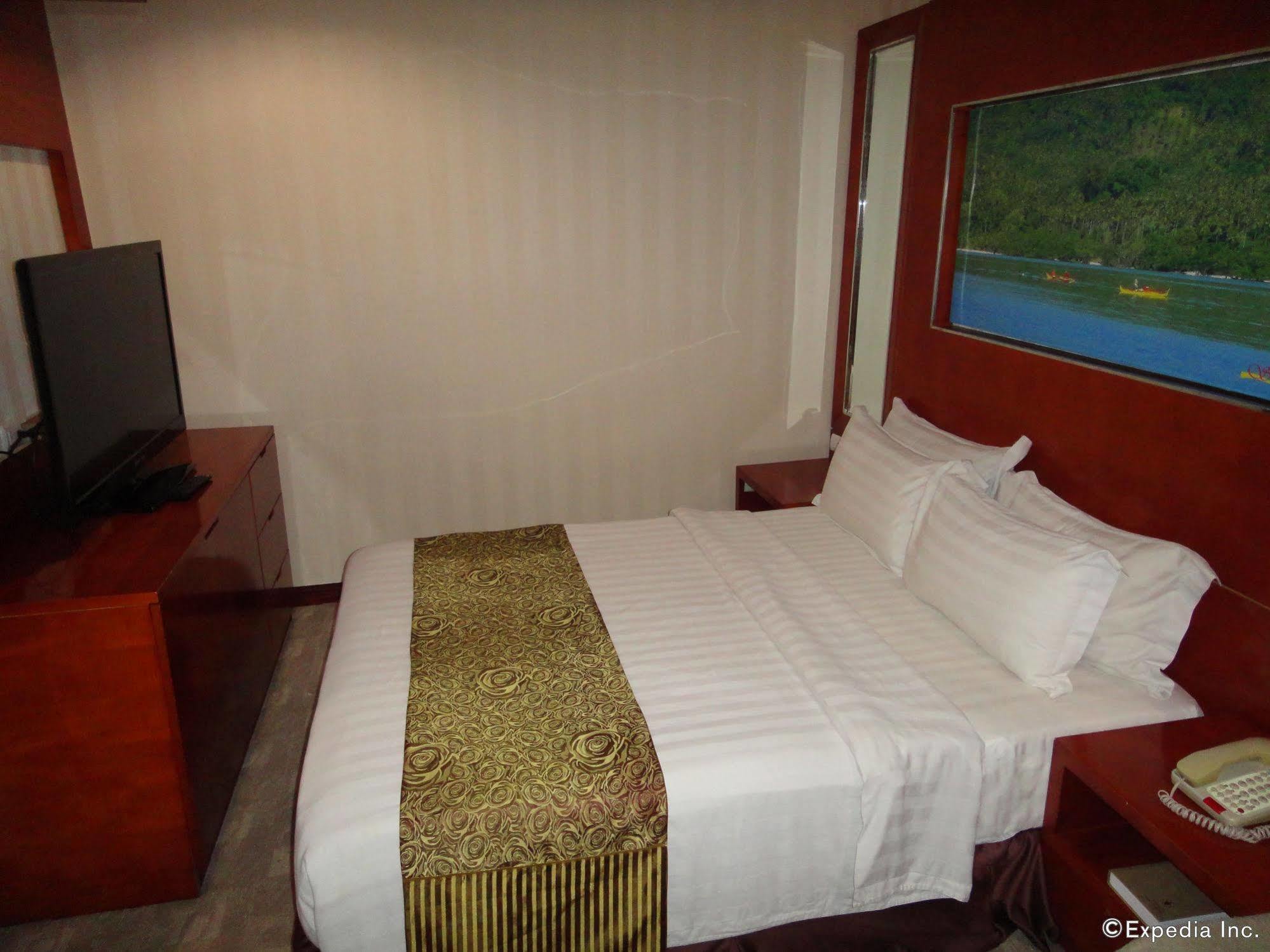 Sunlight Hotel Puerto Princesa Екстер'єр фото