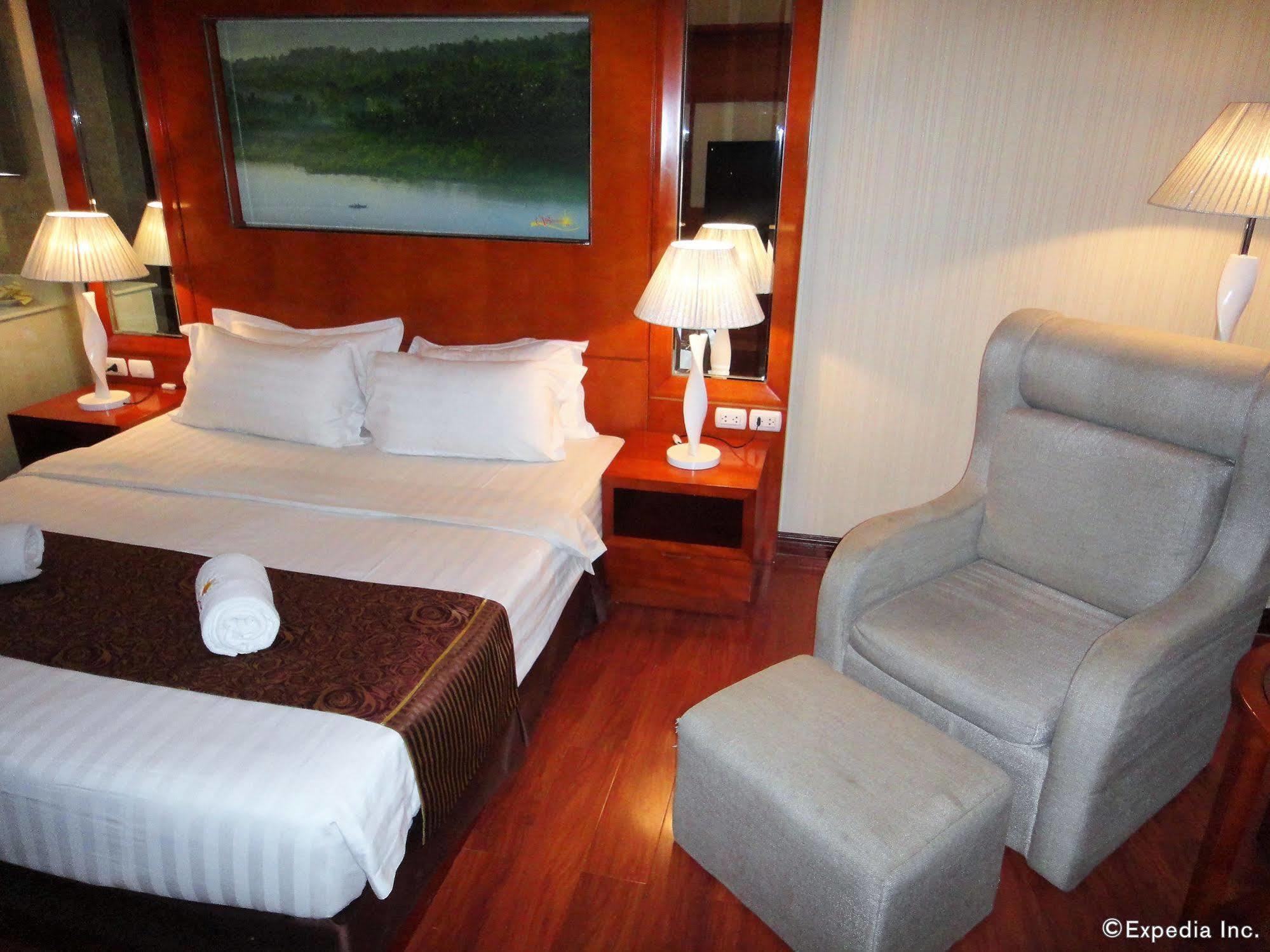 Sunlight Hotel Puerto Princesa Екстер'єр фото