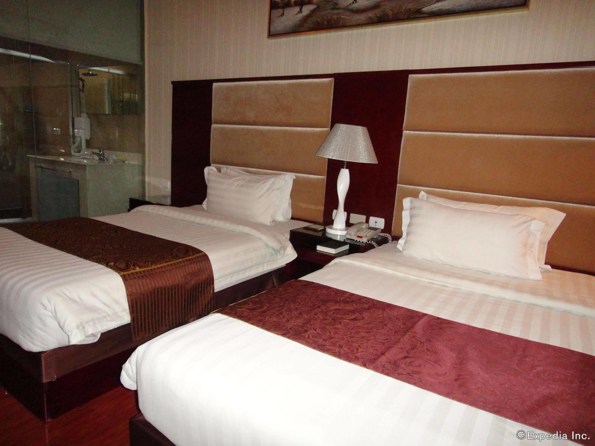 Sunlight Hotel Puerto Princesa Екстер'єр фото