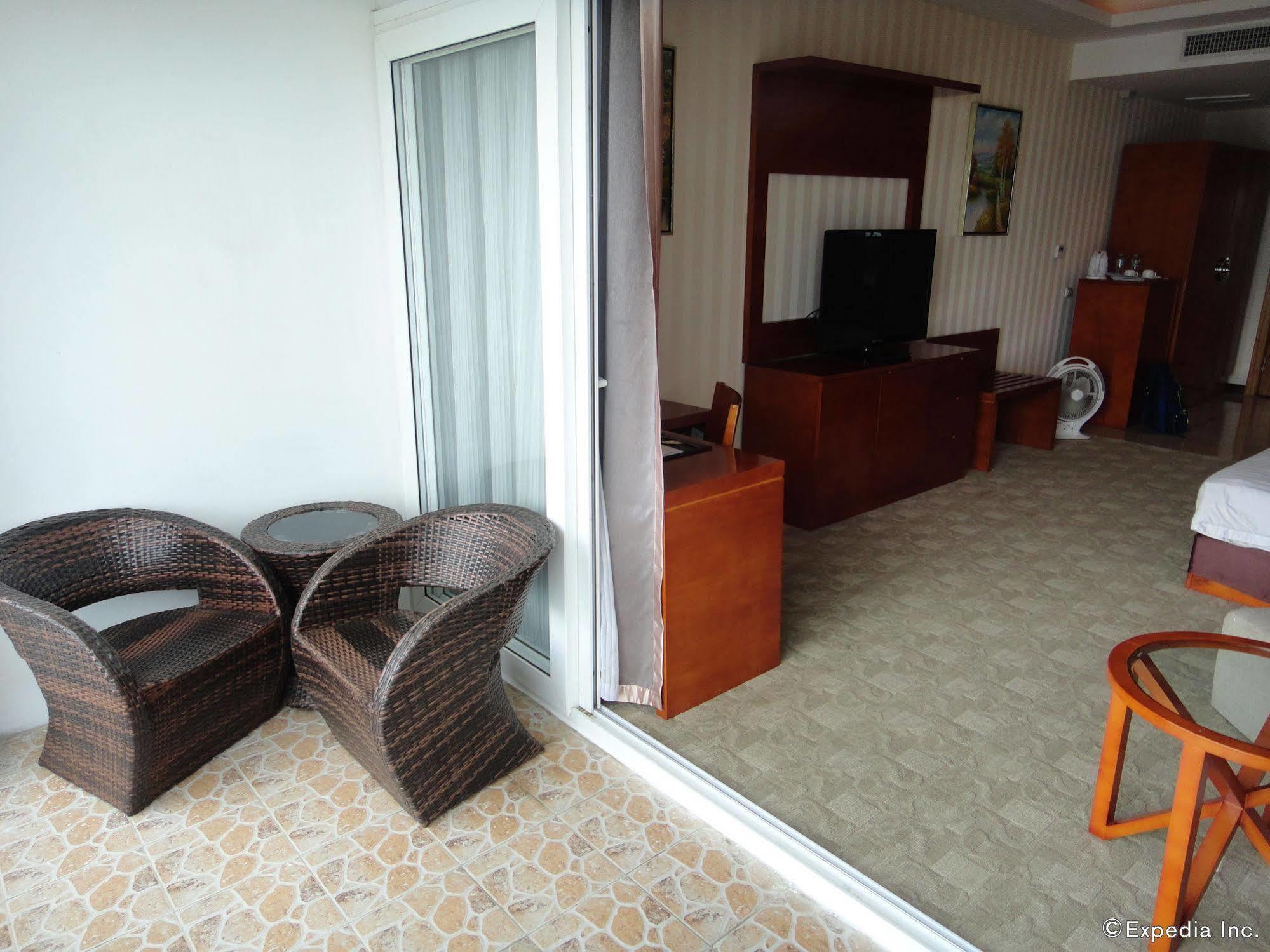 Sunlight Hotel Puerto Princesa Екстер'єр фото